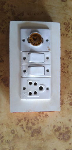 Picture of Wood fitting holder 5 pin socket and switch