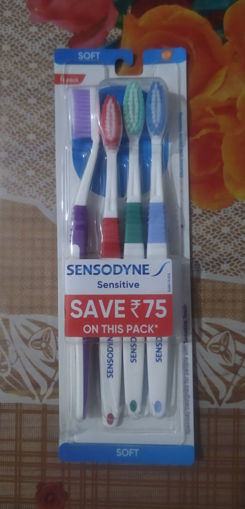 Picture of Sensodyne sensitive toothbrush Pack of 4